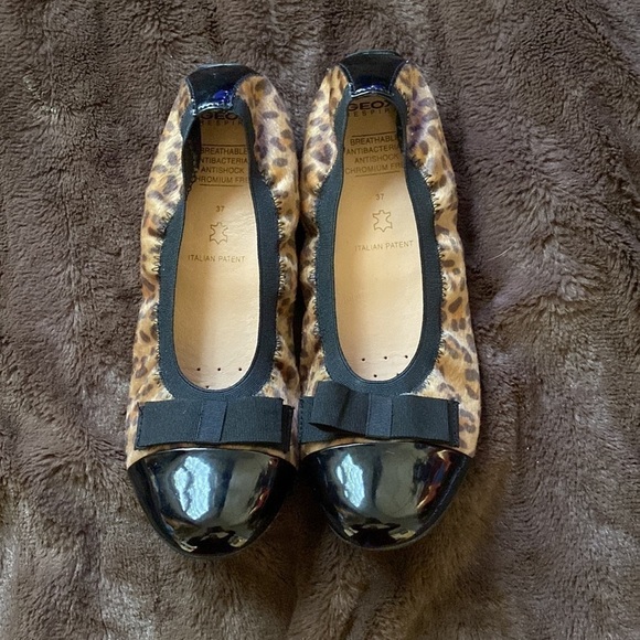 Geox  Respira Sz 6.5 (37) Leopard with Black Cap Toe Flats - Picture 2 of 6